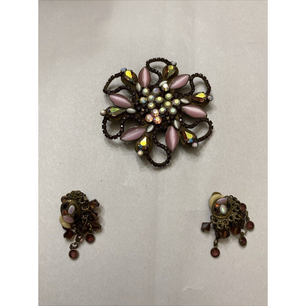 Beautiful Vintage Sorrelli Multi Color Stone Brooch/Pendant & Clip-On Earrings